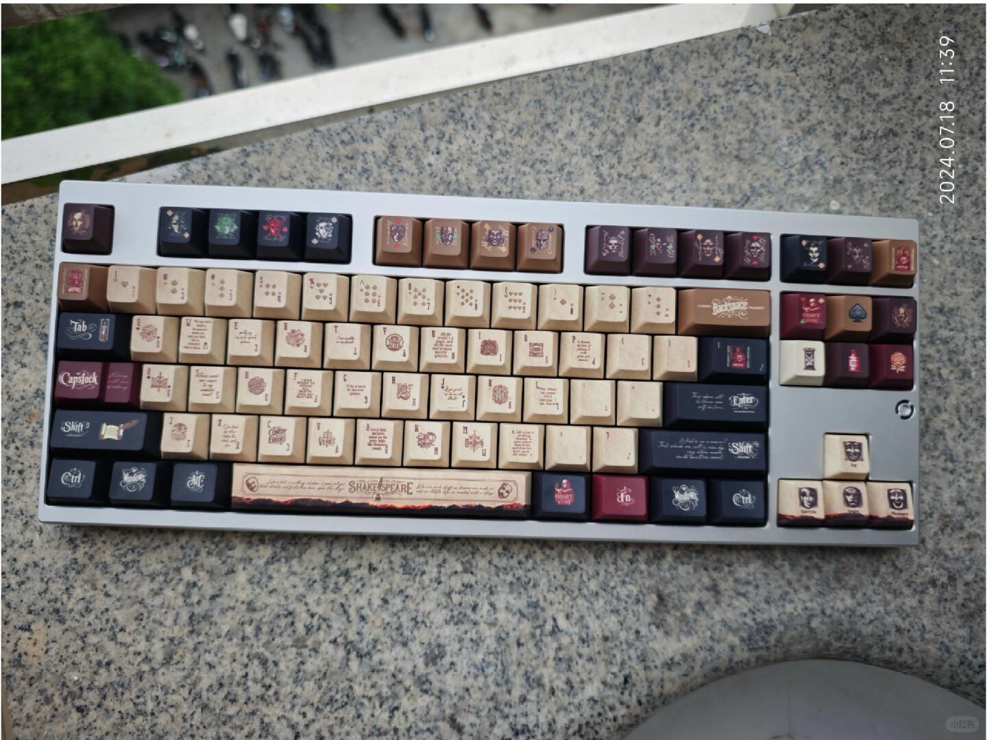 看看莎士比亚可以怎么搭配！？ - Thumbnail 10