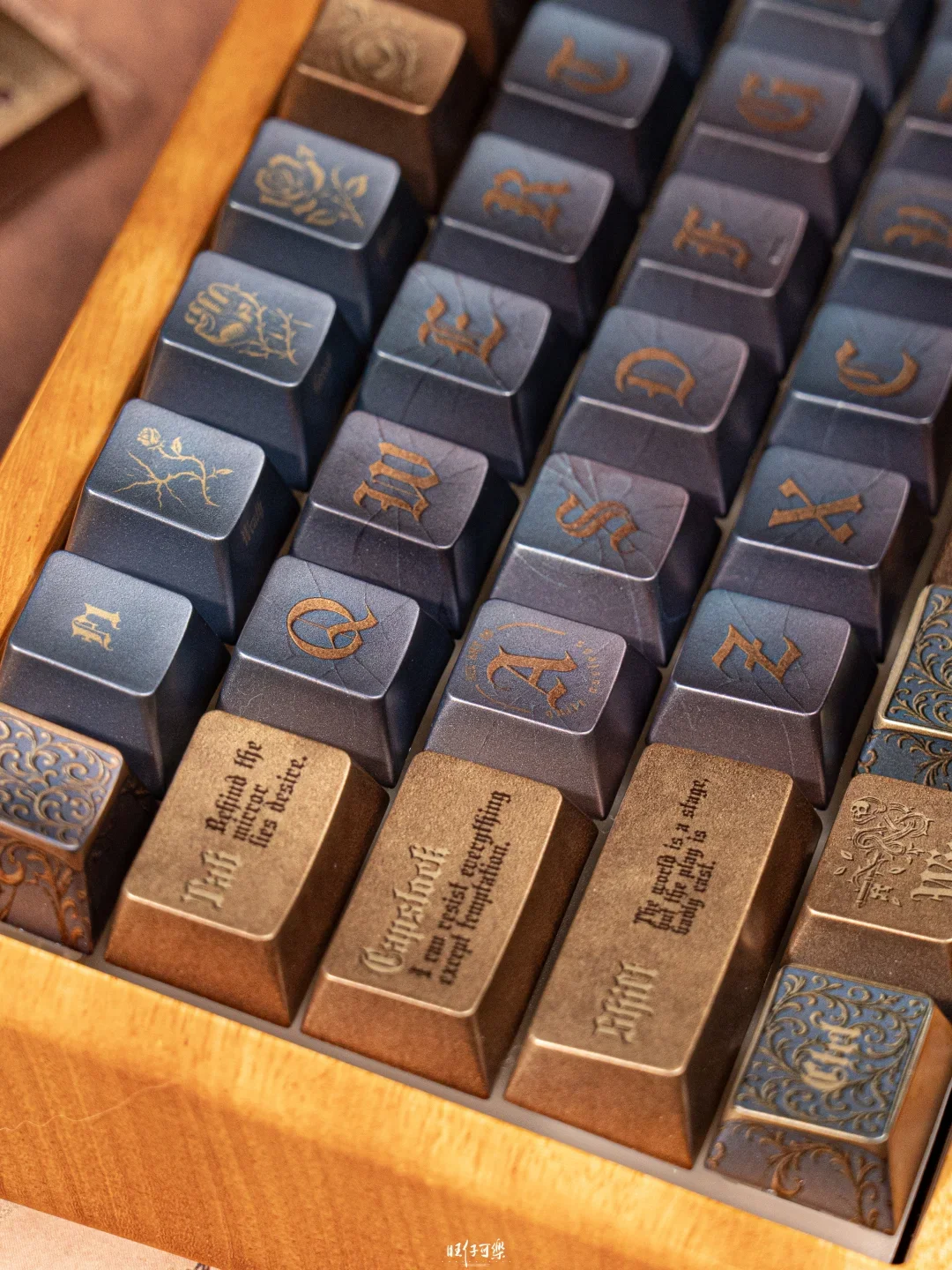 🌹 当金属遇见木：王尔德的“华丽与忧伤”重生 - Thumbnail 4