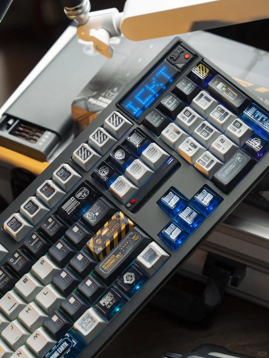 《流浪地球：地下城》键帽｜设计理念 - Thumbnail 6